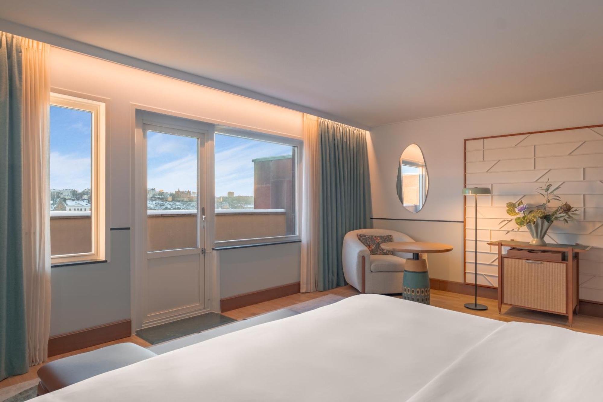 Superior King Room Balcony Lake View,1756392023:JPEG
